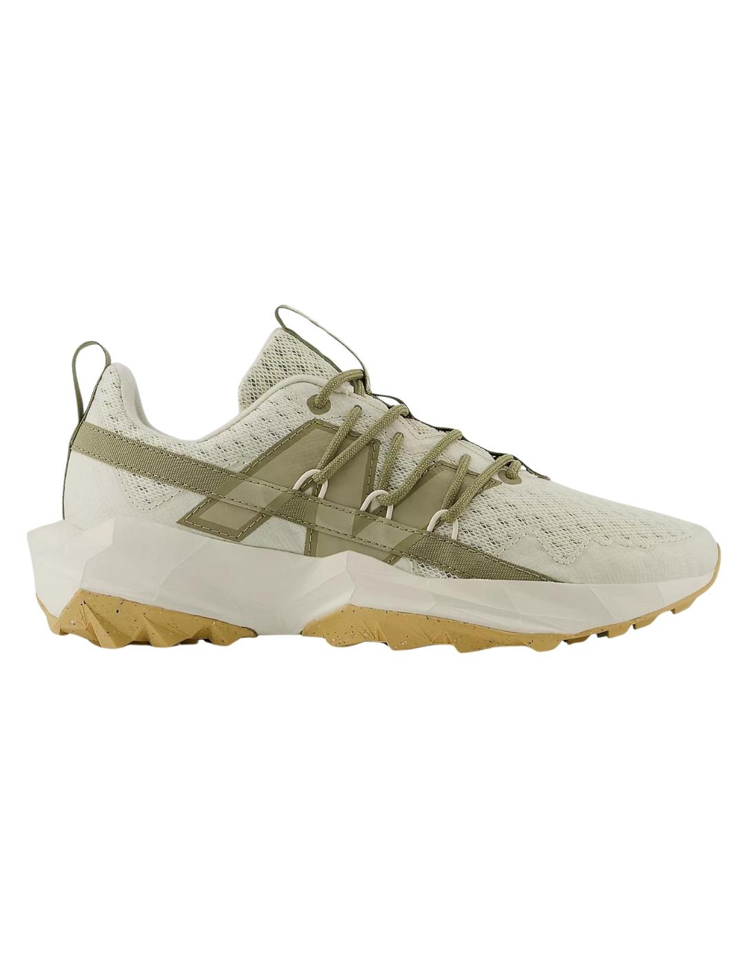 Zapatillas new balance tektrel beige de mujer.