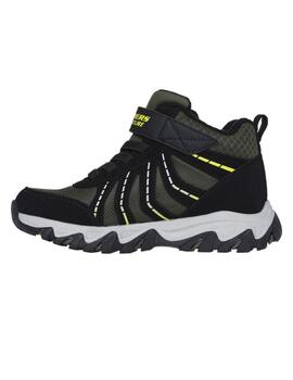 Botas skechers storm trail waterproof verde de niño.