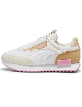 Zapatillas puma future rider beige rosa de mujer.