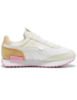 Zapatillas puma future rider beige rosa de mujer.