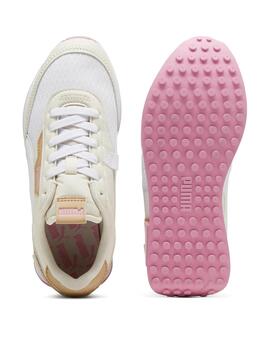 Zapatillas puma future rider beige rosa de mujer.