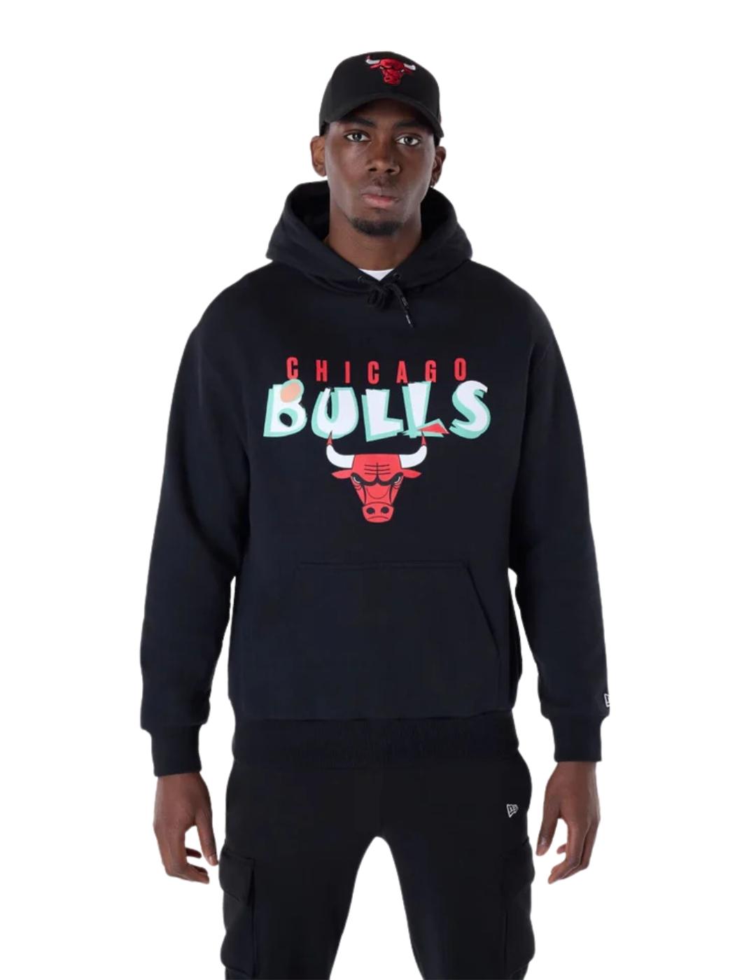 sudadera new era oversized bulls graphic negro de hombre.