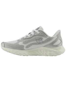 Zapatillas N.Balance fresh foam arishi v4 blanco plata mujer