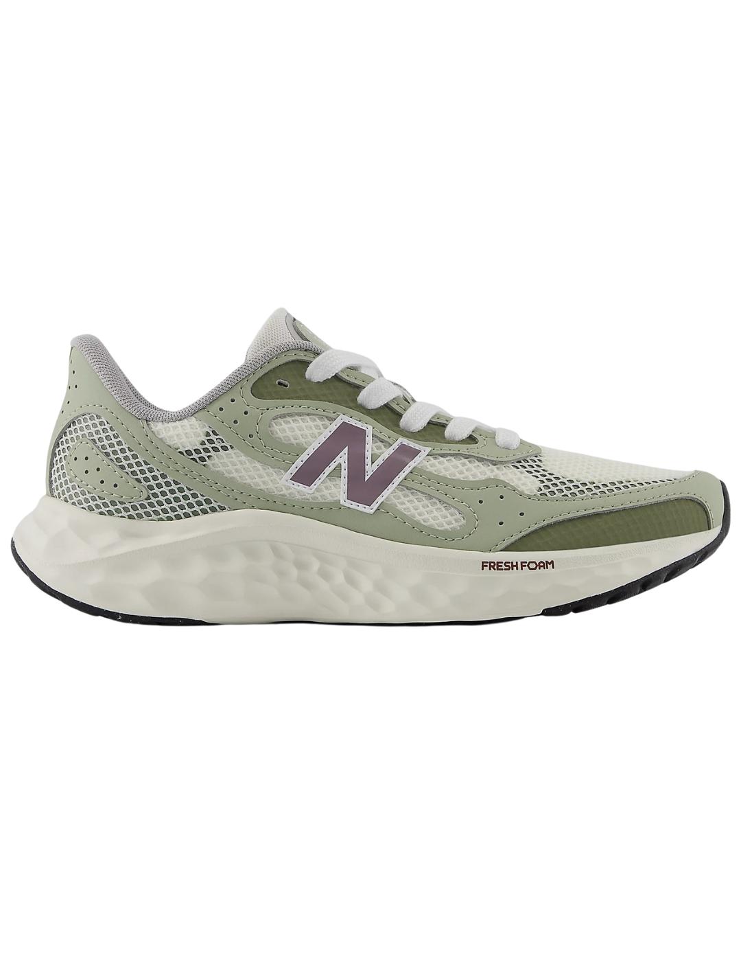 Zapataillas new balance fresh foam arishi v4 verde de mujer.